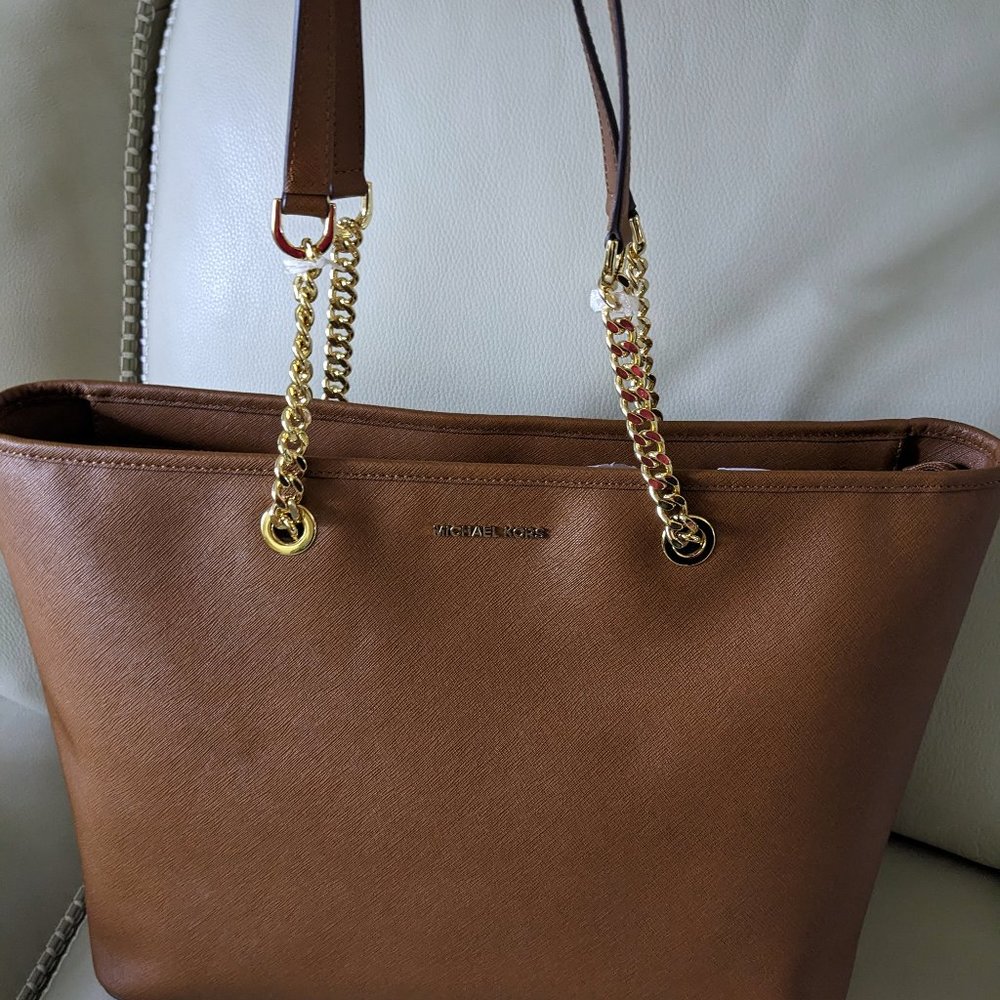NWT Michael Kors Women's Large brown Saffiano leather zipper close top tote Bag